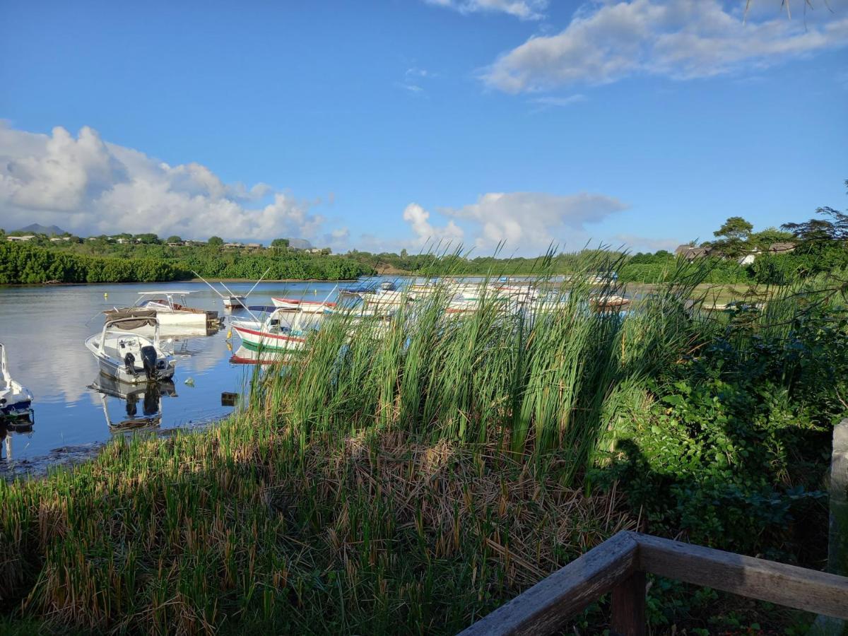 Studio The Waterclub Riviere Noire Exterior photo